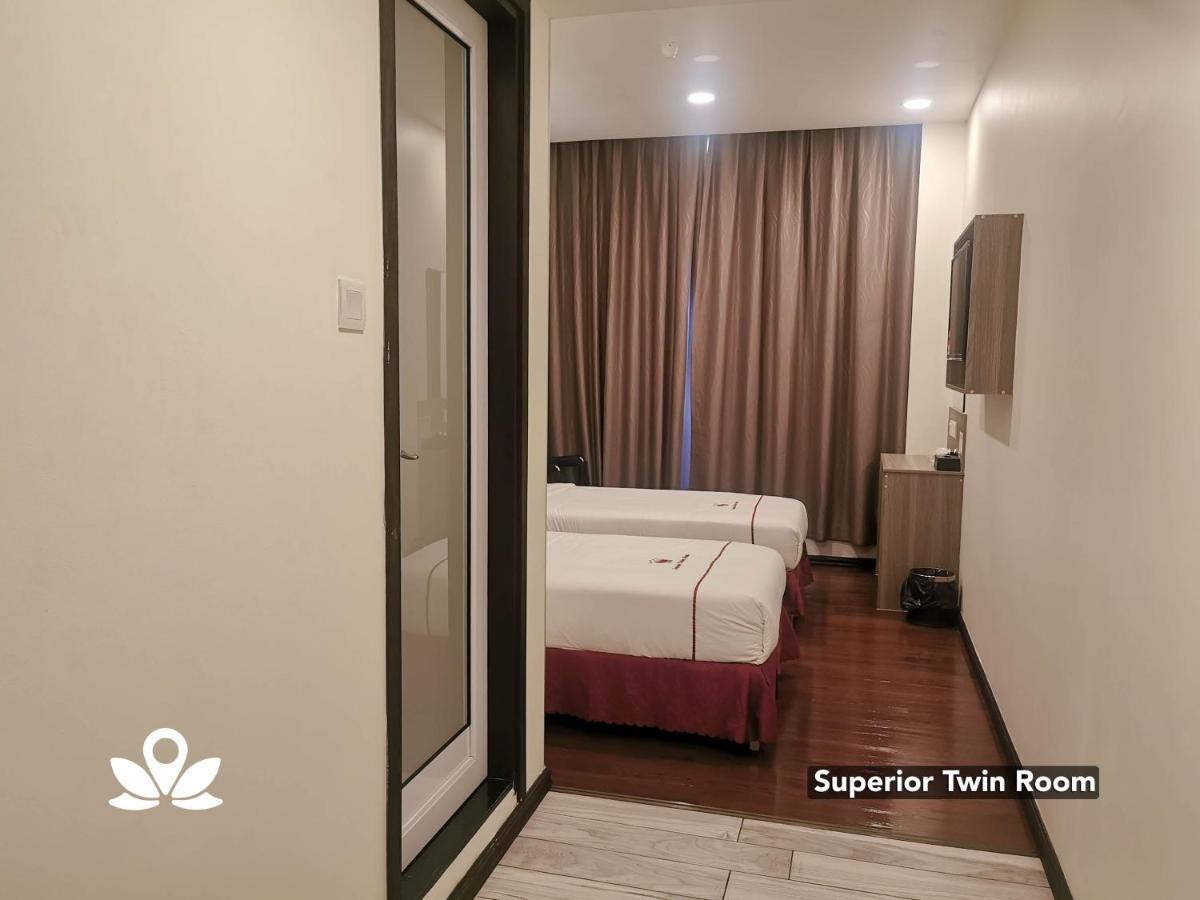 Zen Rooms Ambassador Residence Bintulu Exterior photo